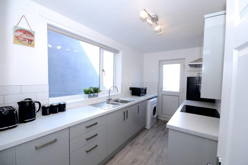 Renovated House Near Darlington Train Station. Villa ภายนอก รูปภาพ